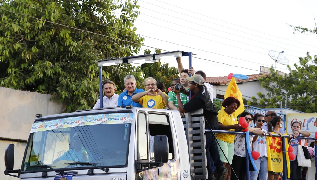 Firmino faz carreata em Teresina Piauí 