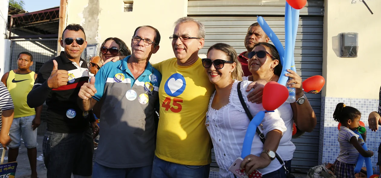 Firmino Filho recebendo o carinho do povo na carreata 