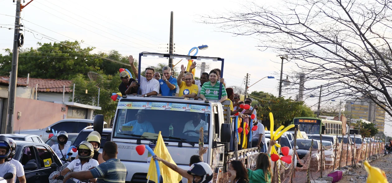 Firmino na carreata em Teresina 