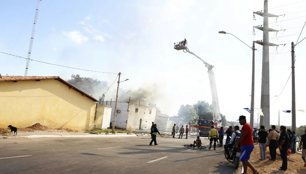 Incêndio em depósito da Pax União em Teresina