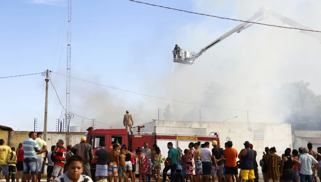 Incêndio em depósito da Pax União em Teresina