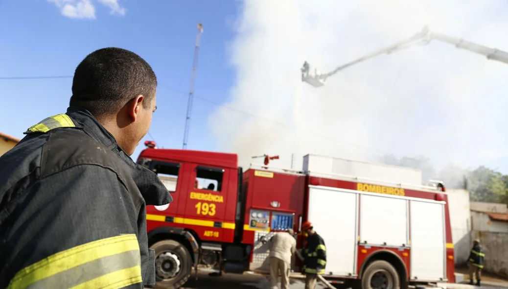 Incêndio em depósito da Pax União em Teresina