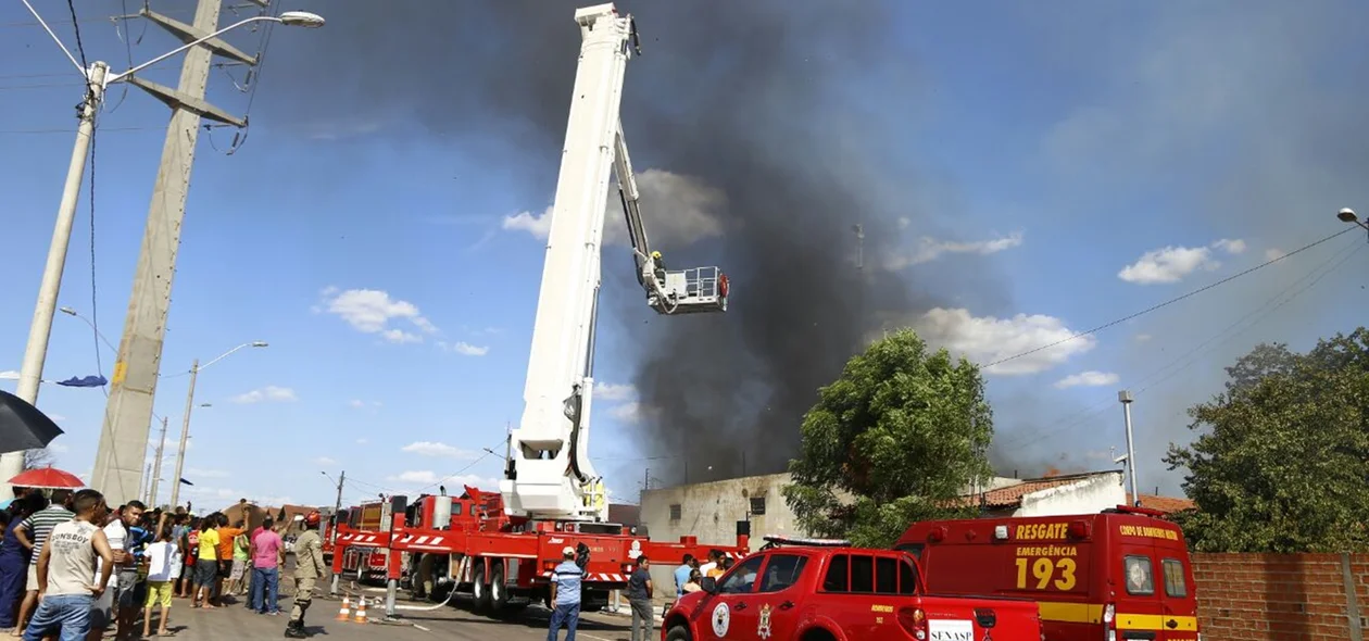 Incêndio em depósito da Pax União na zona Sudeste de Teresina