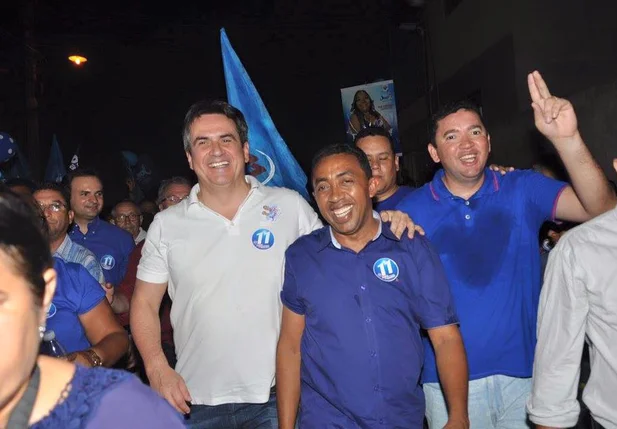 Ciro Nogueira participa de Caminhada de Joel Rodrigues em Floriano