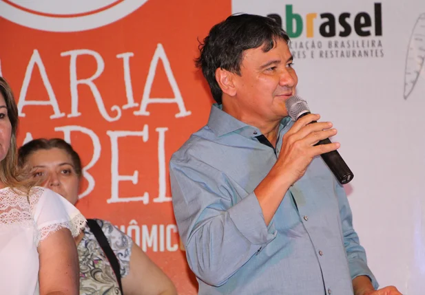 Wellington Dias participa da abertura do Festival Maria Isabel 