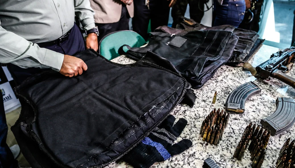 Coletes apreendidos pela polícia 