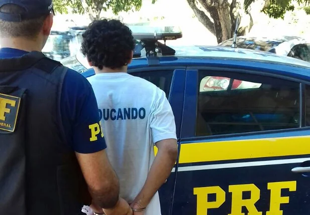 PRF captura foragido da justiça em Teresina