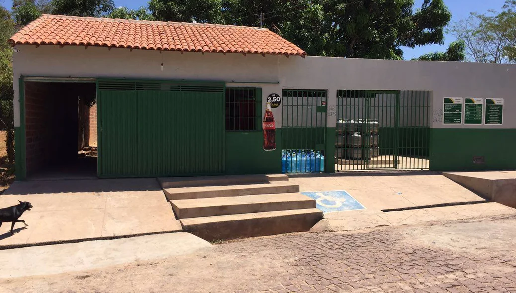 Fachada da loja de distribuição de água e gás no Santa Maria da Codipi