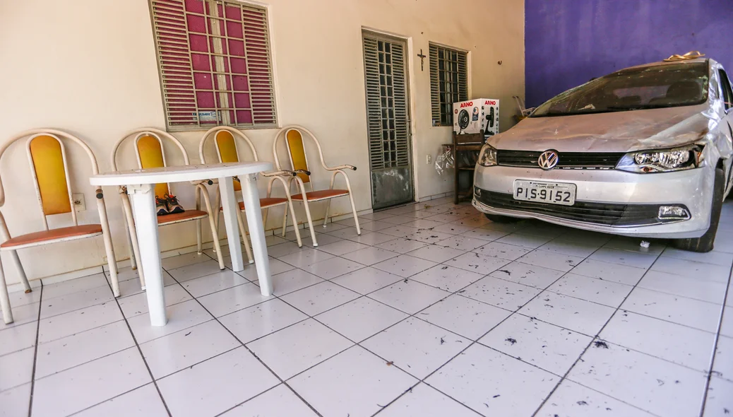 Casa do seu Damasceno sempre suja de cisco por causa das queimadas