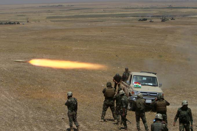 EUA destrói fábrica de armas do EI