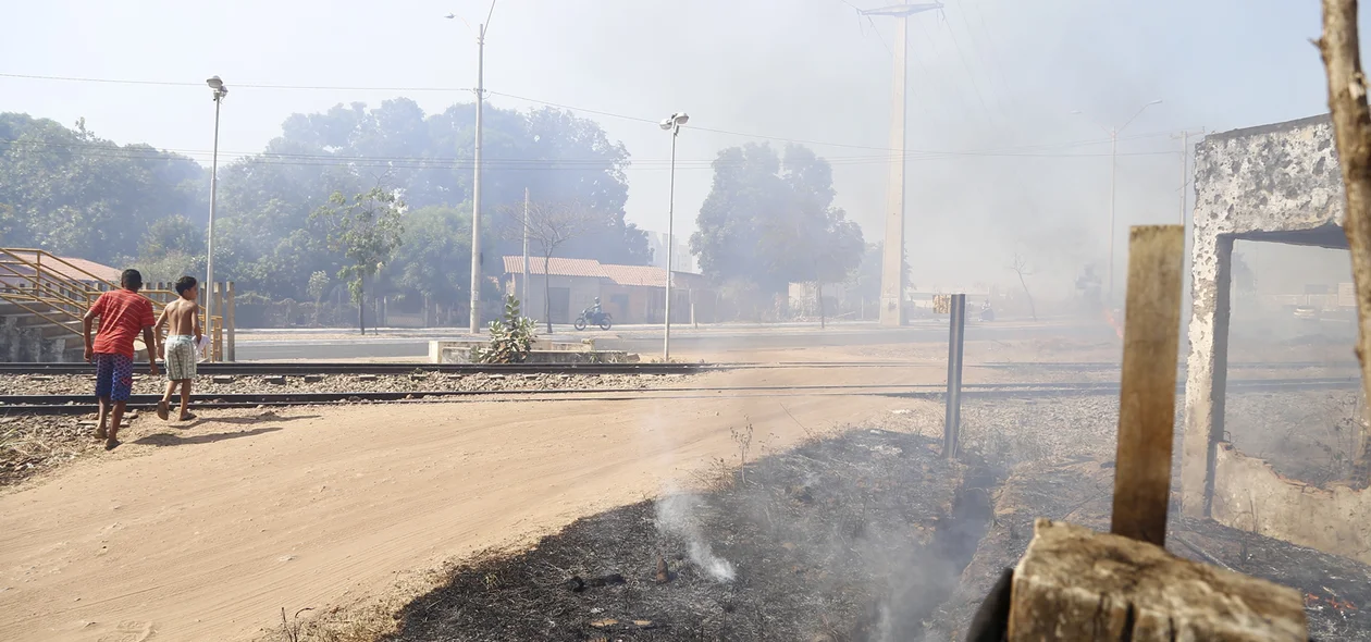 Incêndio próximo da Avenida dos Ipês
