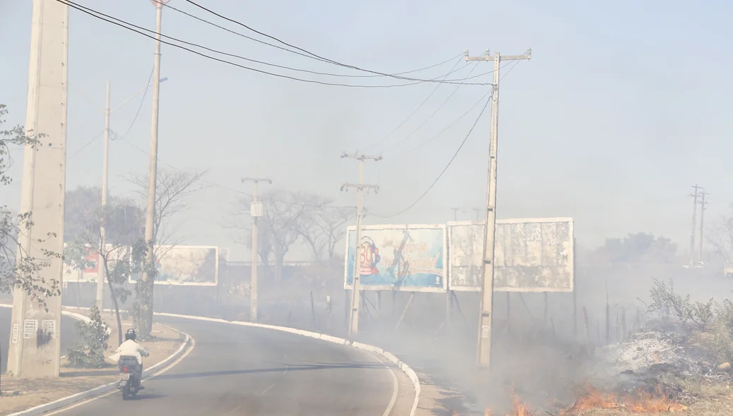 Incêndio próximo da Avenida 