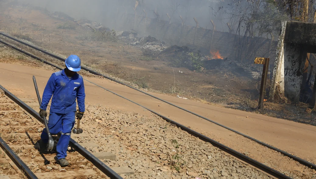Incêndio próximo da Avenida dos Ipês