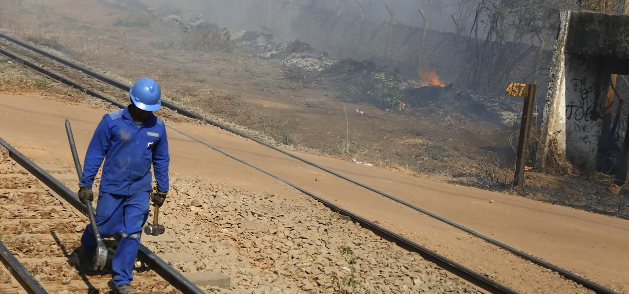 Incêndio próximo da Avenida dos Ipês