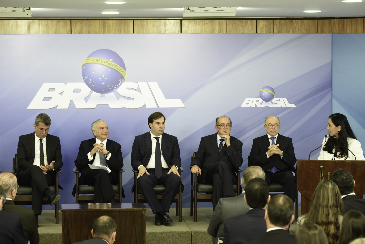 Michel Temer participa da cerimônia de posse de Grace Maria Fernandes Mendonça