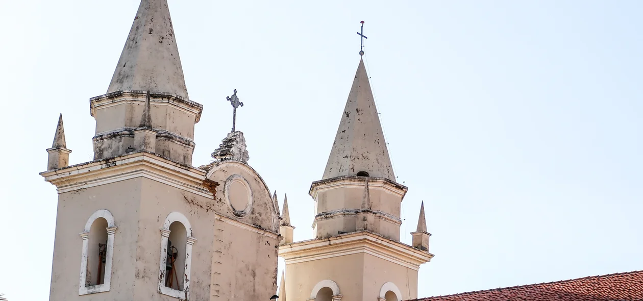 Teto da igreja desaba 