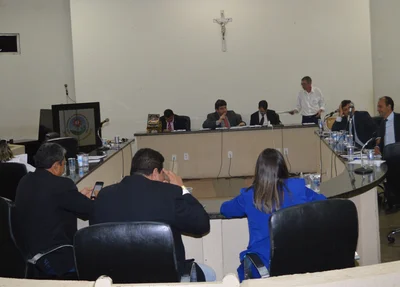 Câmara de Picos decreta recesso branco