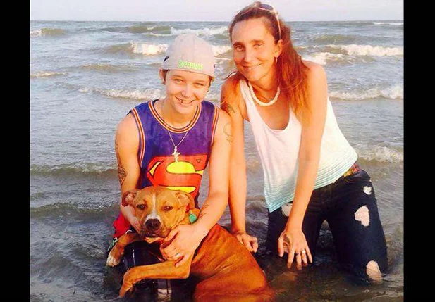 Mãe e filha enfrentam acusação de incesto após se casarem