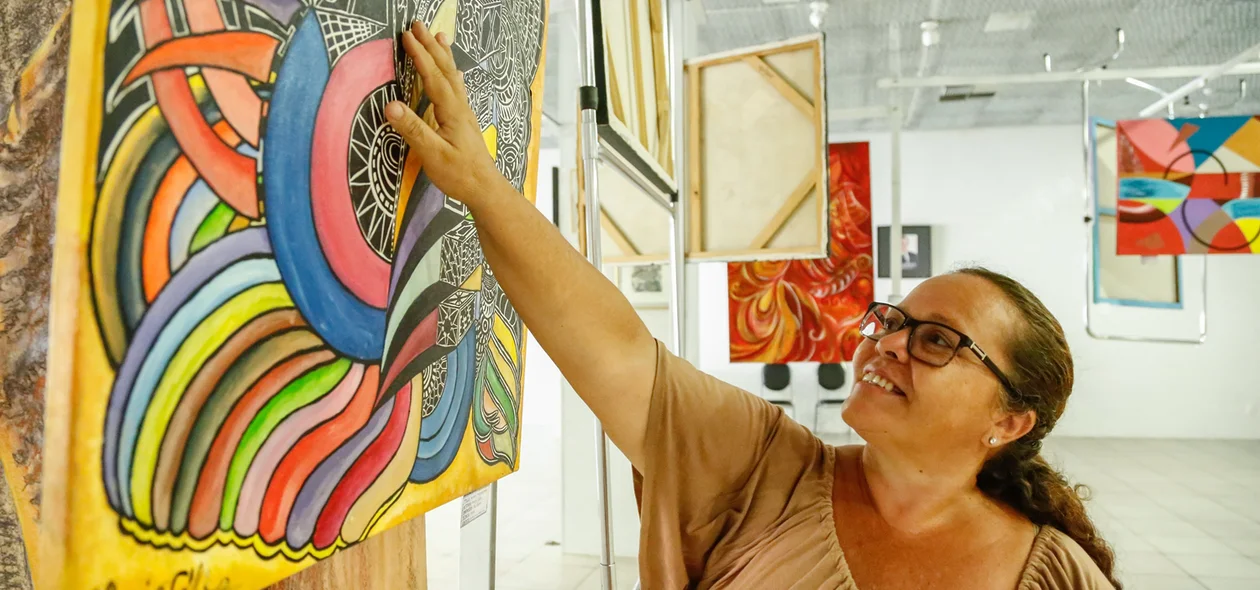 Maria Célia 9ª Exposição Anual dos Artistas "De pernas pro ar" 