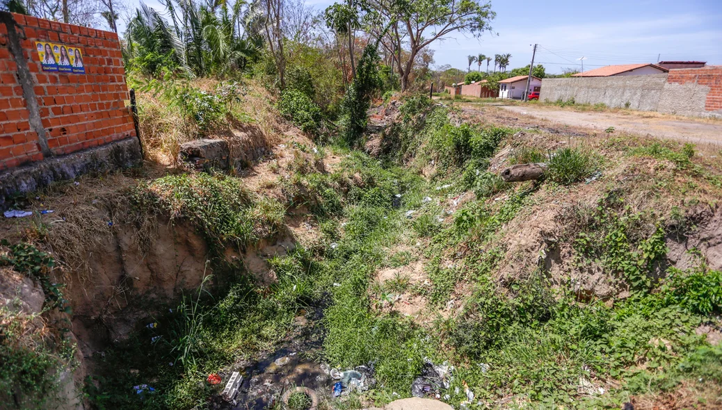 Moradores reclamam mau cheiro
