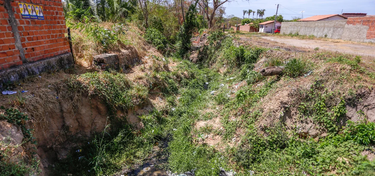 Moradores reclamam mau cheiro