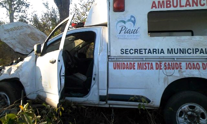 Ambulância na PI 113