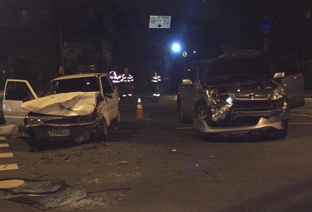 Thammy Miranda bate o carro