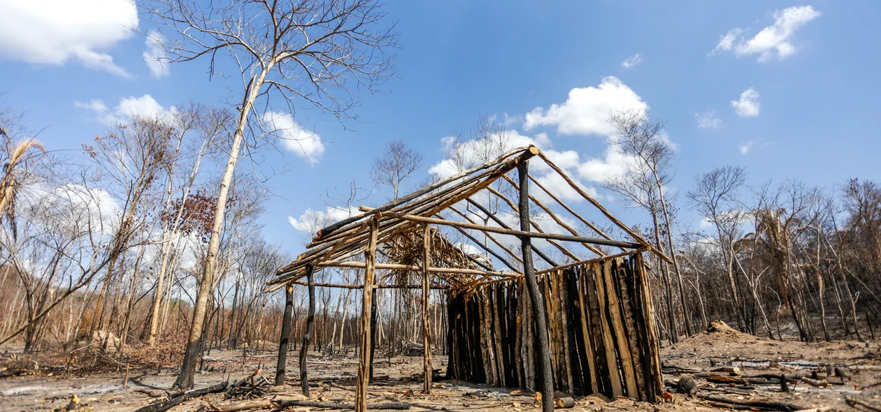 Casa sendo construída no Assentamento Santa Cristina