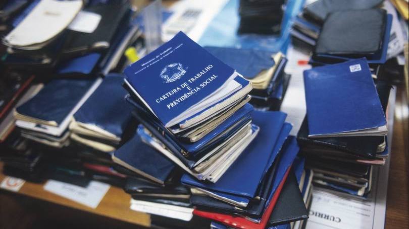 Brasil fecha 33 mil postos de trabalho em agosto