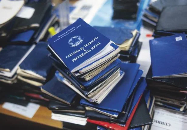 Brasil fecha 33 mil postos de trabalho em agosto