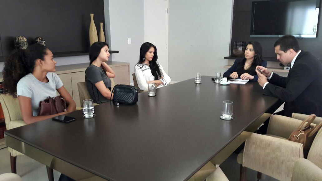 Candidatas a Miss Piaupi entram com representação no Ministério Público