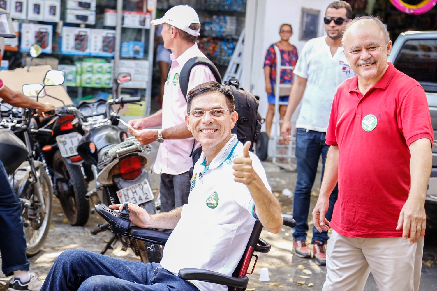 Amadeu Campos ao lado do Vice Décio Solana nas ruas do centro 
