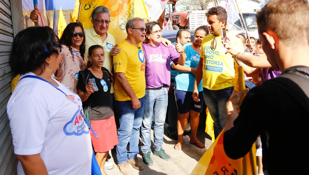 Firmino Filho cumpre agenda no bairro Dirceu 