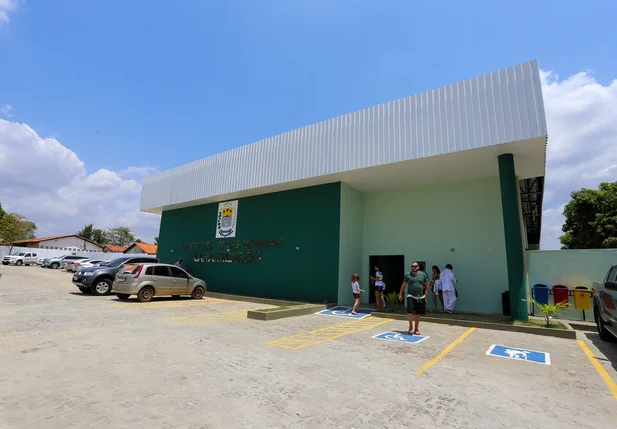 O Centro de Artes Marciais Sarah Menezes fica localizado no bairro Saci