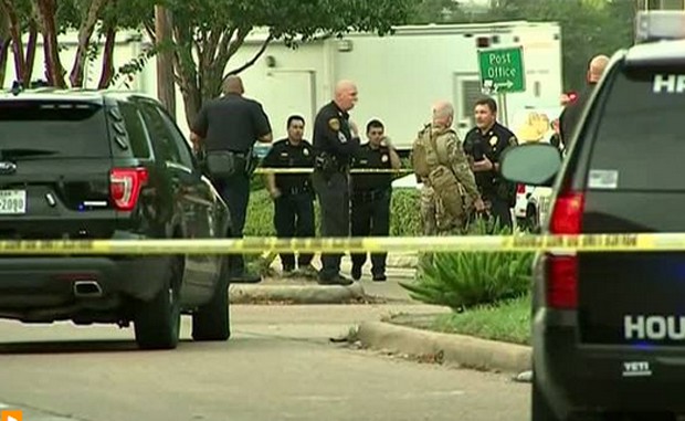 Pelo menos seis pessoas ficam feridas perto de shopping no Texas