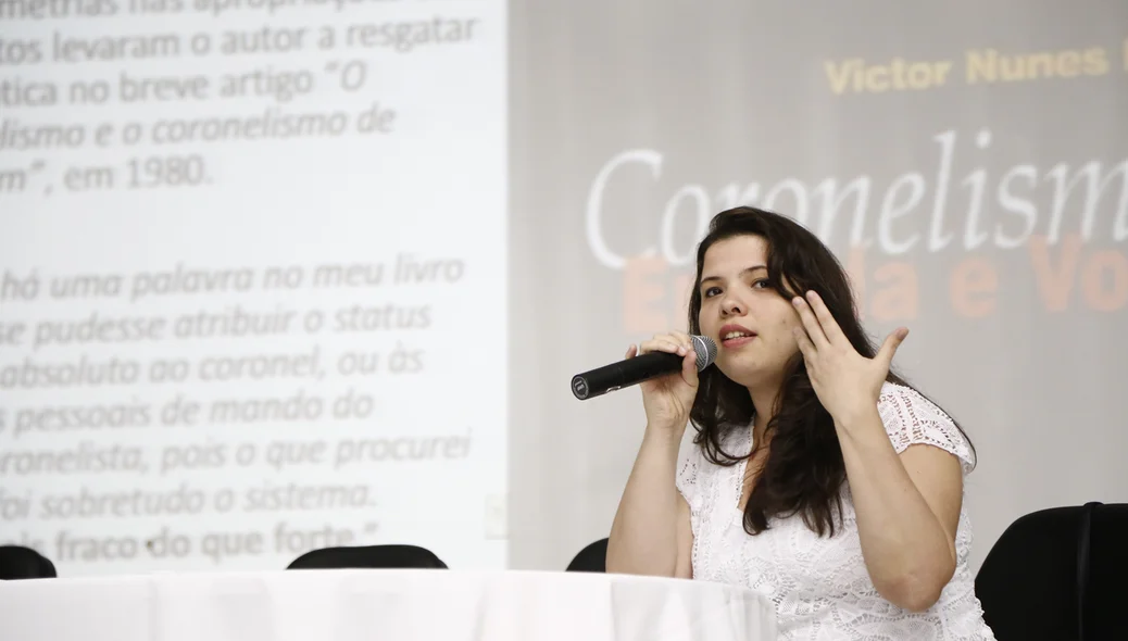 Profª Ms. Janaine Aires (UFRJ)