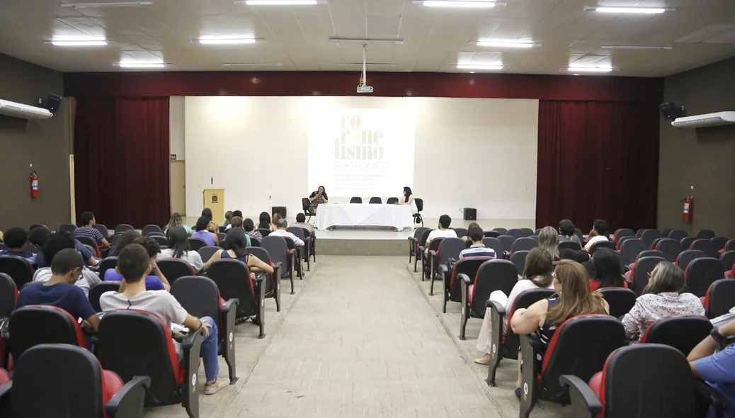 Professoras ministram um minicurso
