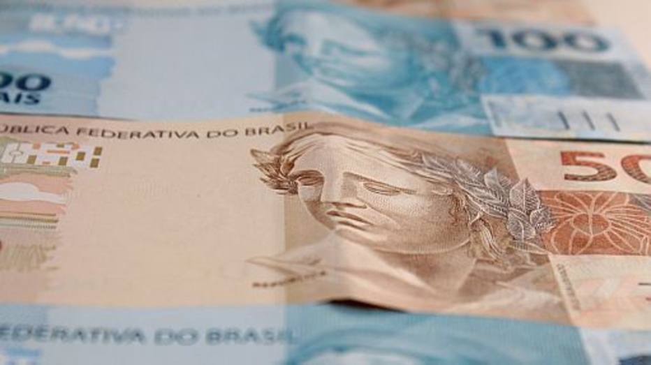 Juro do cheque sobe para 321% ao ano, diz BC