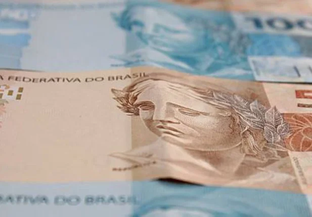 Juro do cheque sobe para 321% ao ano, diz BC