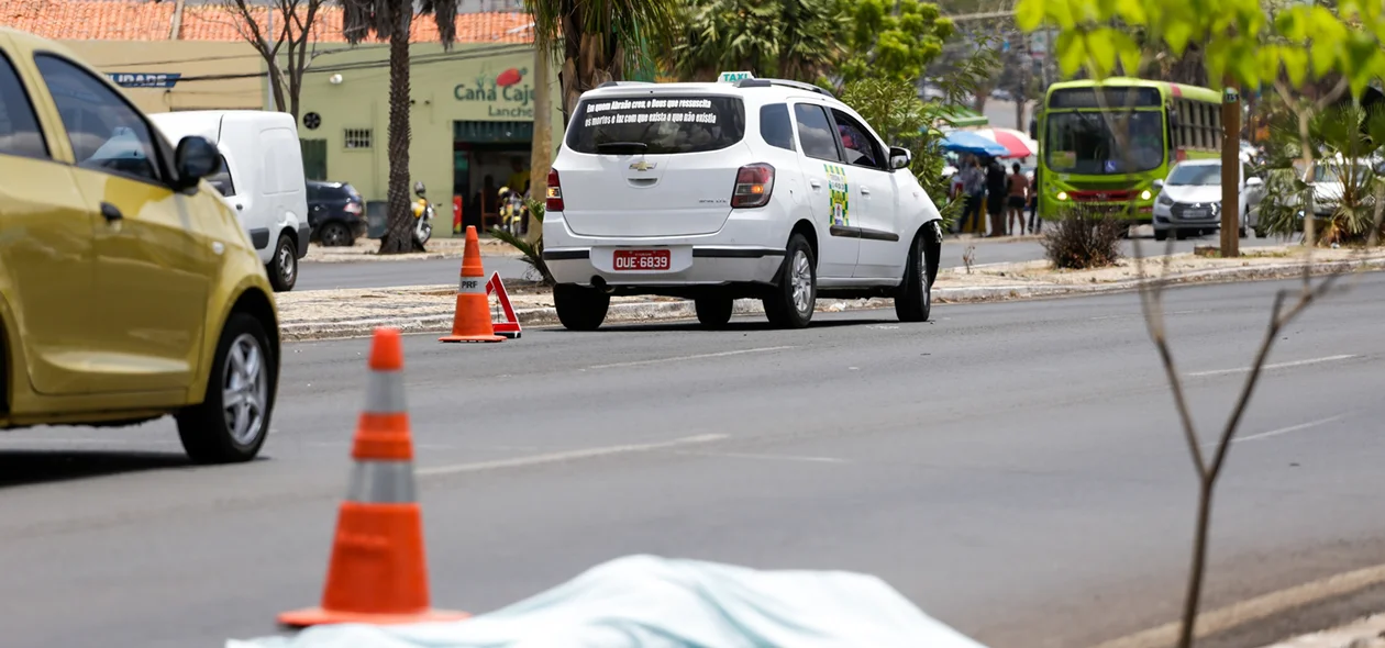 Taxi atropela idosa de 76 anos na avenida João XXIII