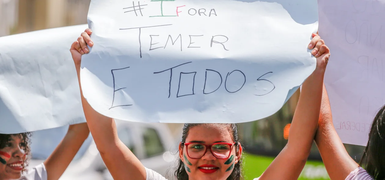 Alunos protestam na Frei Serafim