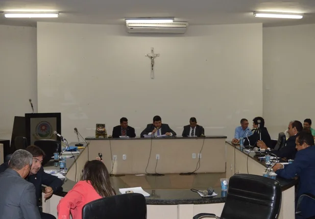 Justiça defere pedidos de registro de 121 candidatos a vereador em Picos.