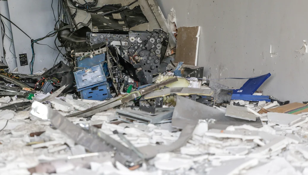 Caixa destruído