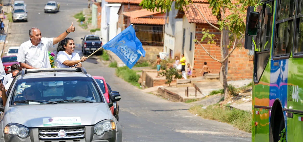 Dr. Pessoa recebe o carinho do motorista de ônibus