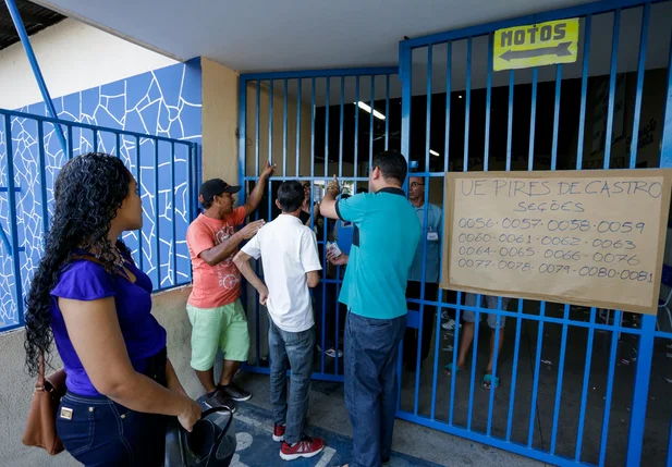 Eleitores que chegaram atrasados