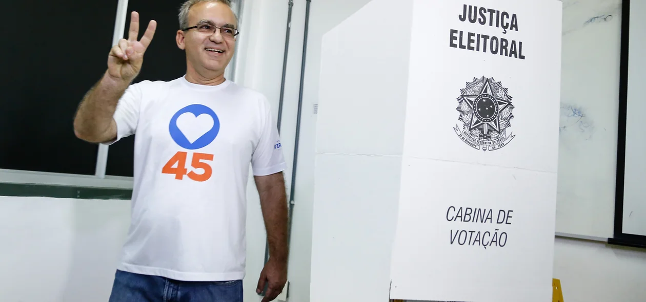 Firmino Filho votando em Teresina Piauí 