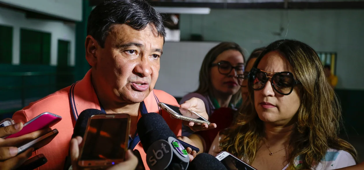 Wellington Dias em seu local de votação