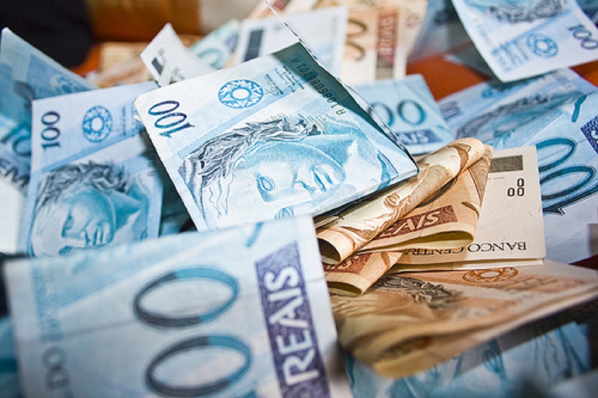 FMI mantém projeção de que Brasil só atingirá superávit em 2020