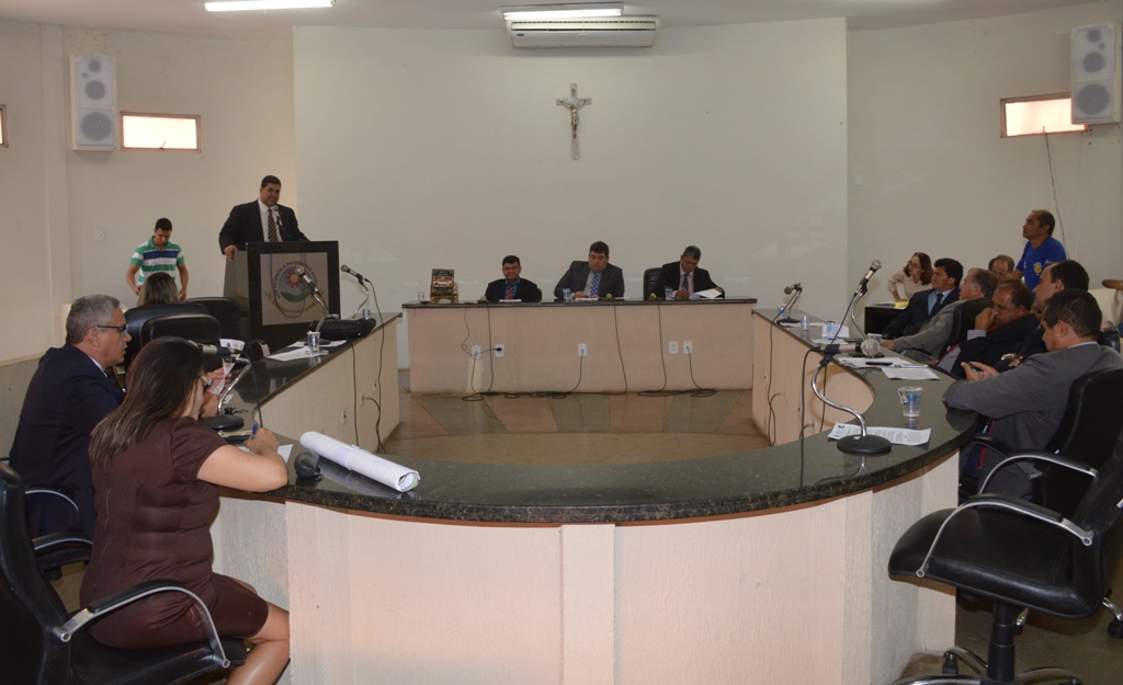 Câmara de Picos retoma atividades