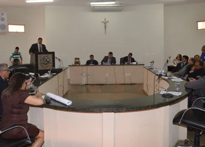 Câmara de Picos retoma atividades